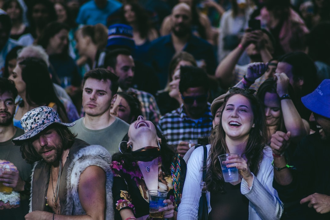 How a Coldplay Concert's Awkward Moment Went Viral in 12 Hou…