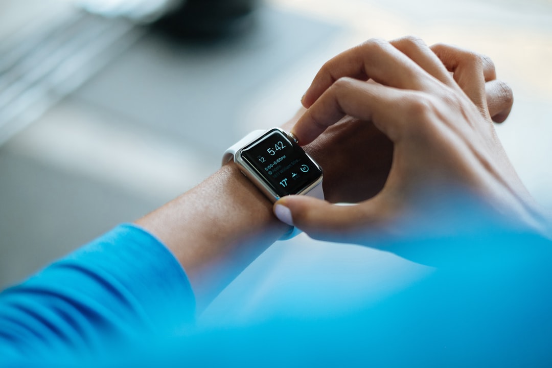Ideal Wearable Tech for Runners: Battery vs. Comfort