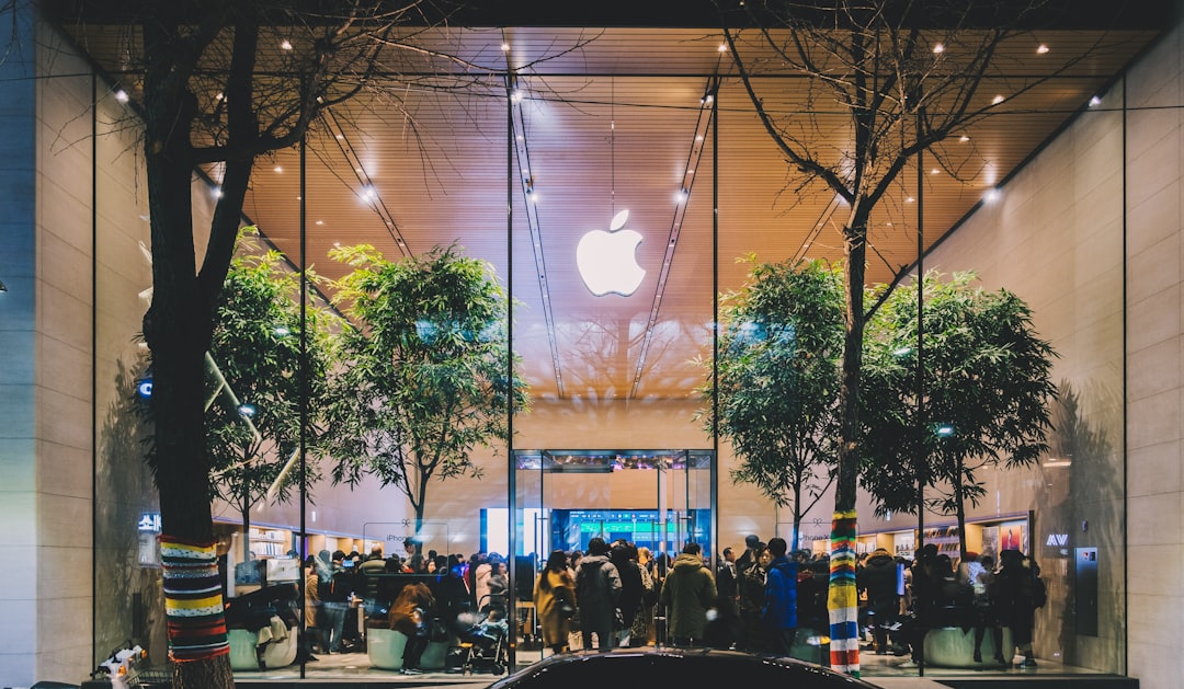Apple Salaries: AI, Software, Design Pay Insights