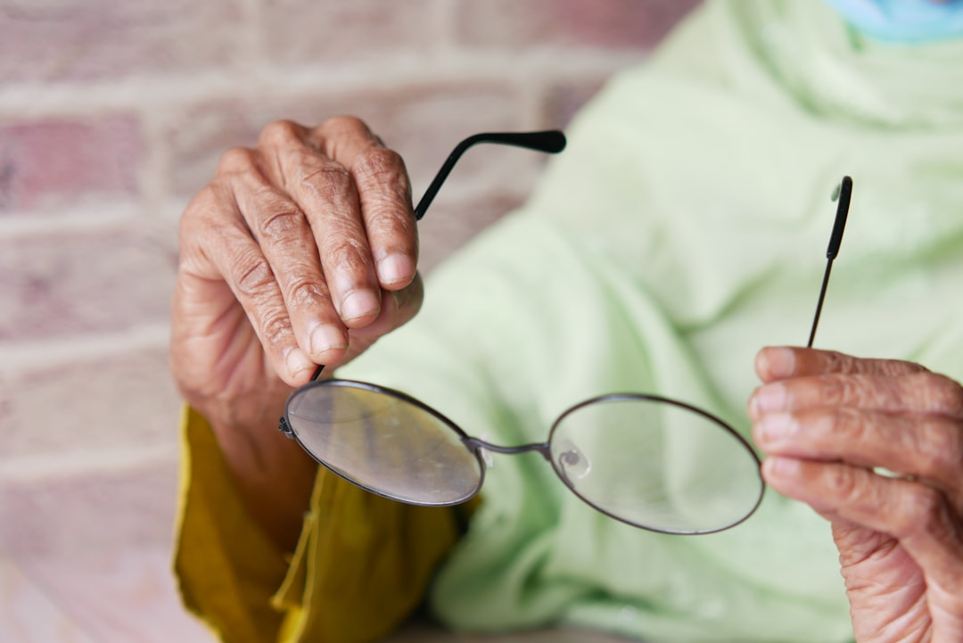 Smart Home Devices for Seniors: Safety vs. Ease of Use